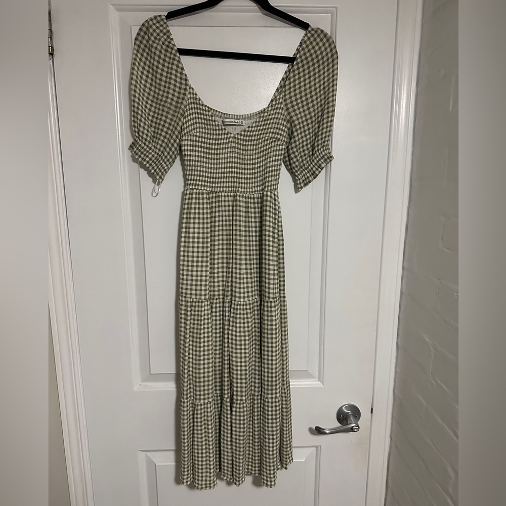 Bervrombie gingham midi dress